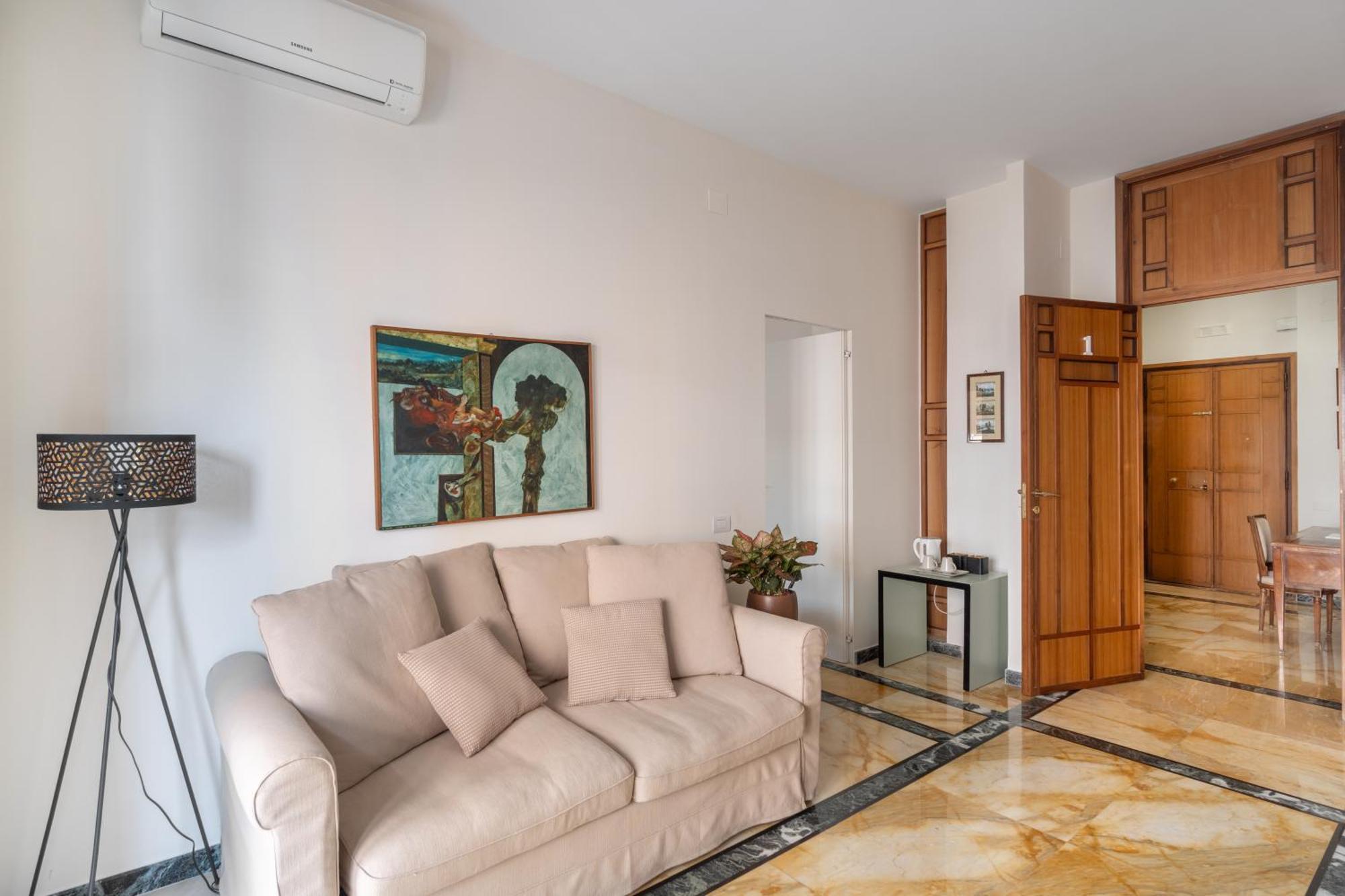 Starhost - Golden Suite Salerno Buitenkant foto