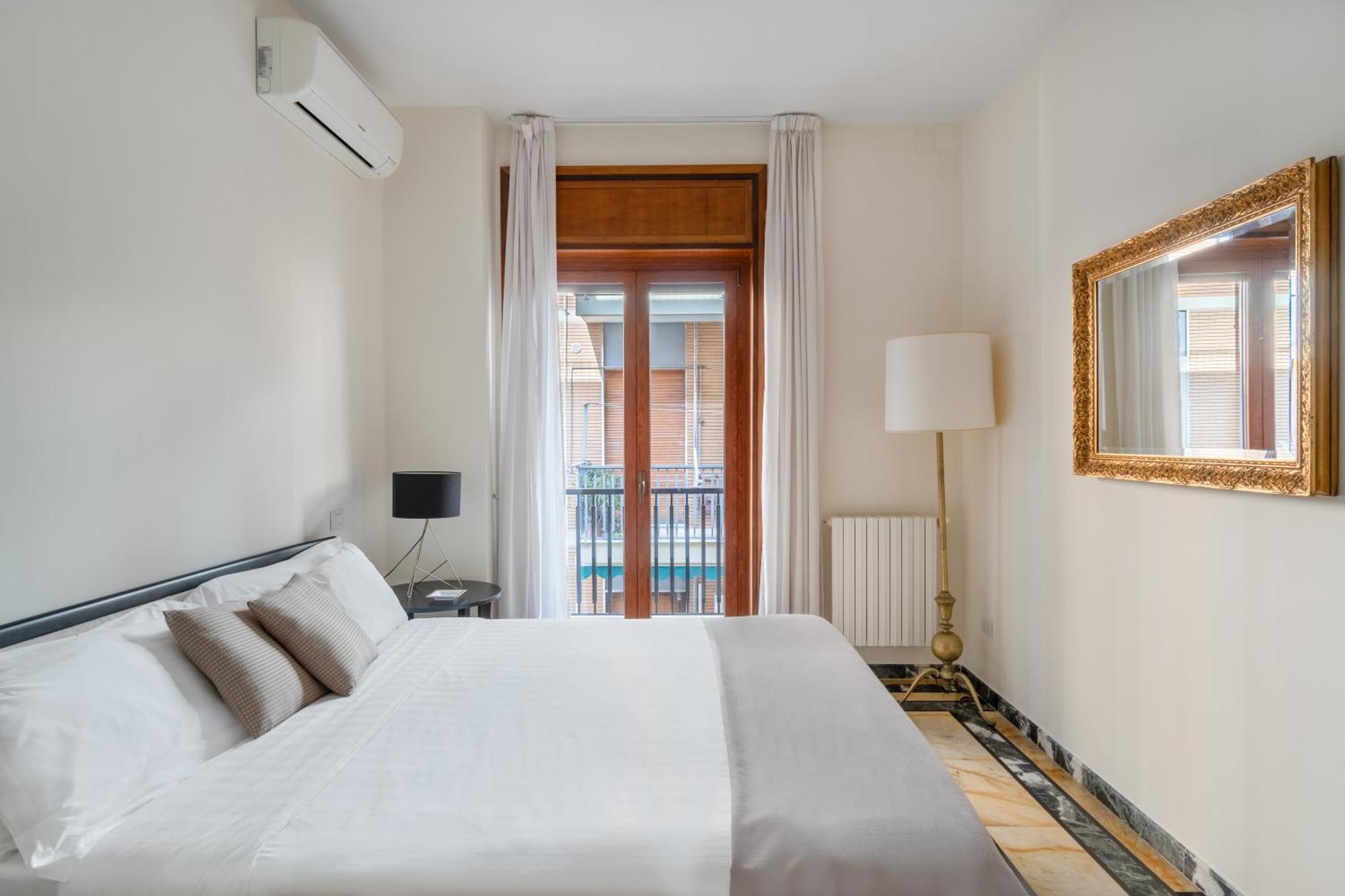 Starhost - Golden Suite Salerno Buitenkant foto