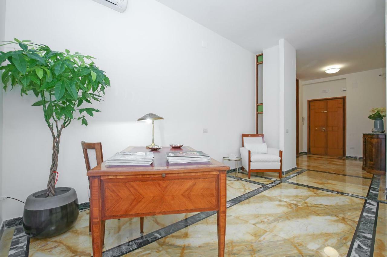 Starhost - Golden Suite Salerno Buitenkant foto