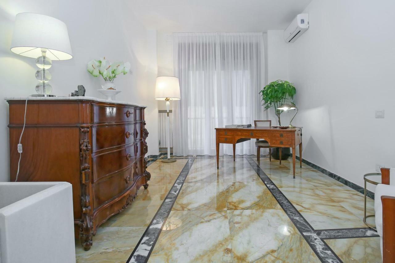 Starhost - Golden Suite Salerno Buitenkant foto