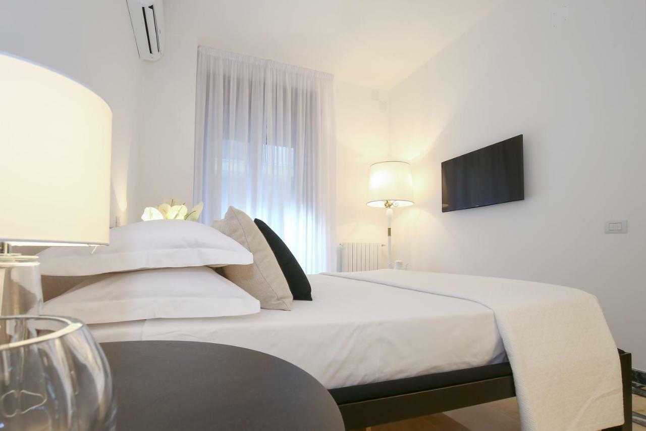 Starhost - Golden Suite Salerno Buitenkant foto