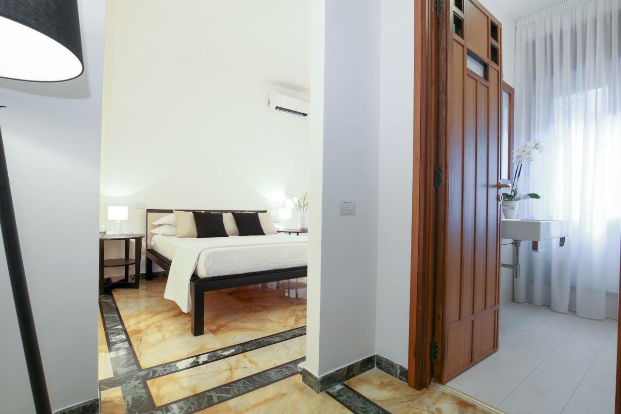 Starhost - Golden Suite Salerno Buitenkant foto